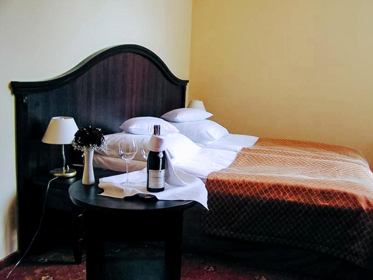 Hotel Zamek Krolewski W Rydzynie Rydzyna Dış mekan fotoğraf
