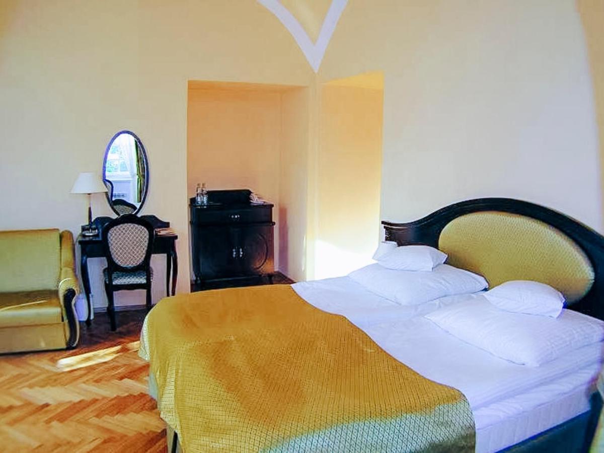 Hotel Zamek Krolewski W Rydzynie Rydzyna Dış mekan fotoğraf
